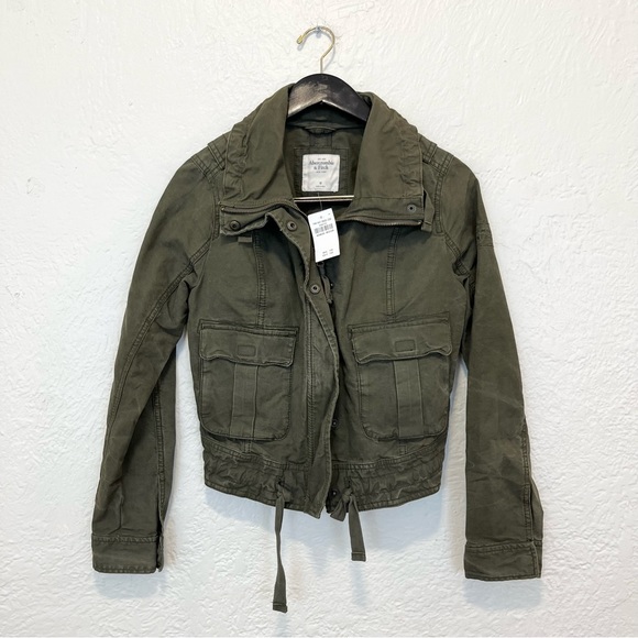 Abercrombie & Fitch Cropped  Military Green Utility Jacket medium - Picture 2 of 10
